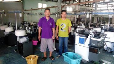 เครื่องทอถุงมือ