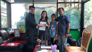 ลงทุนเครื่องทอถุงมือ