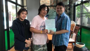 เครื่องทอถุงมือ