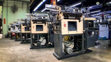 ซ่อมบำรุงเครื่องทอถุงมือ